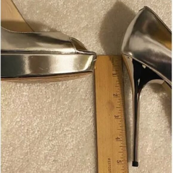 Jimmy Choo Patent leather silver heels - Picture 5 of 15